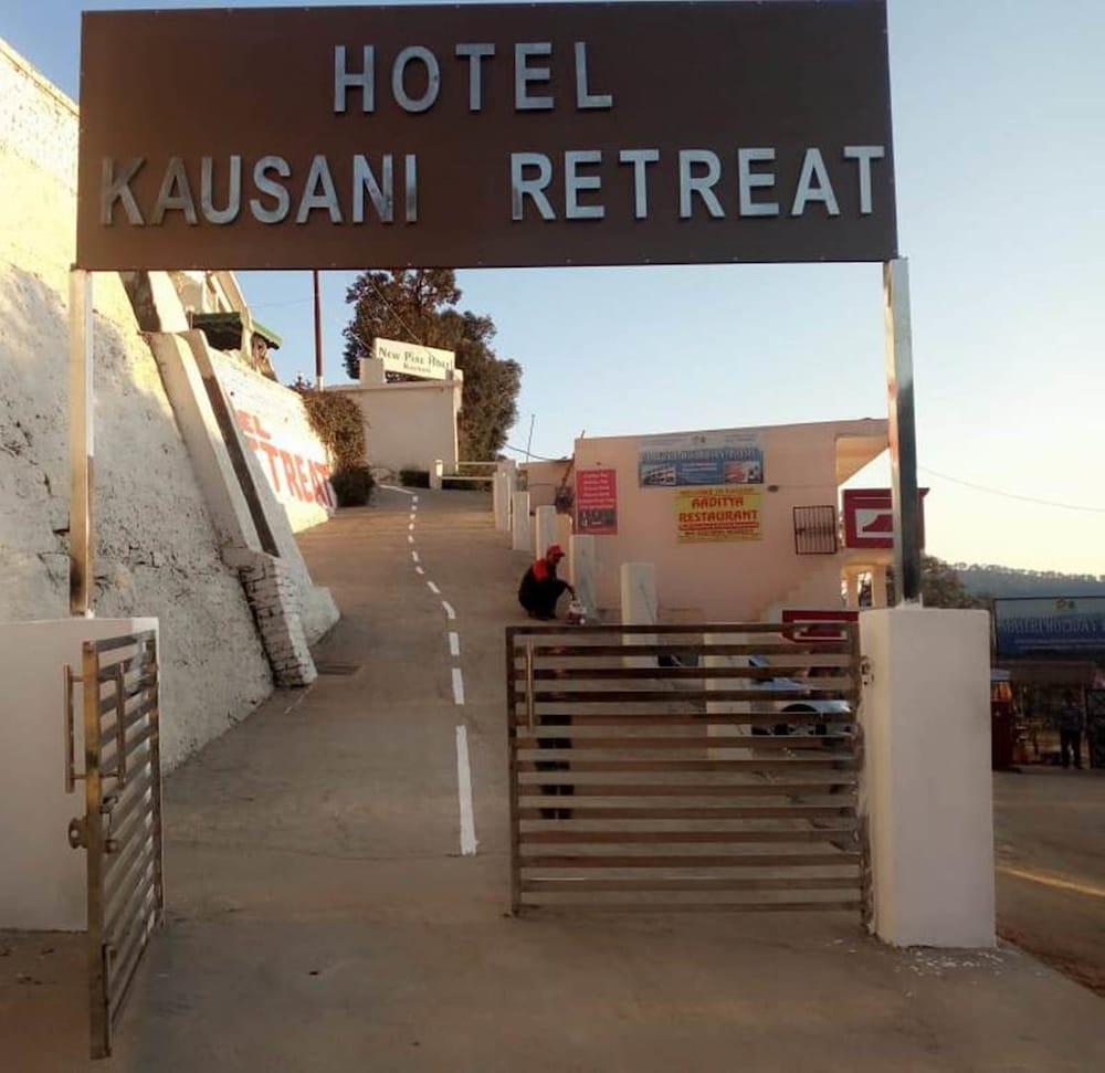 Hotel Kausani Retreat 34/48