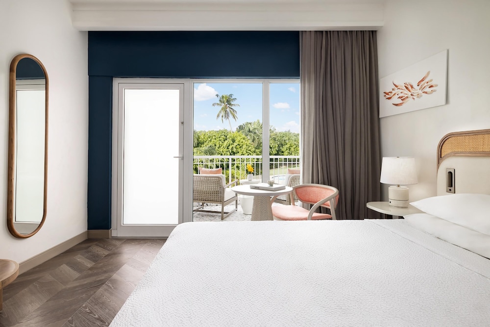 Room, King Bed, Pool Side