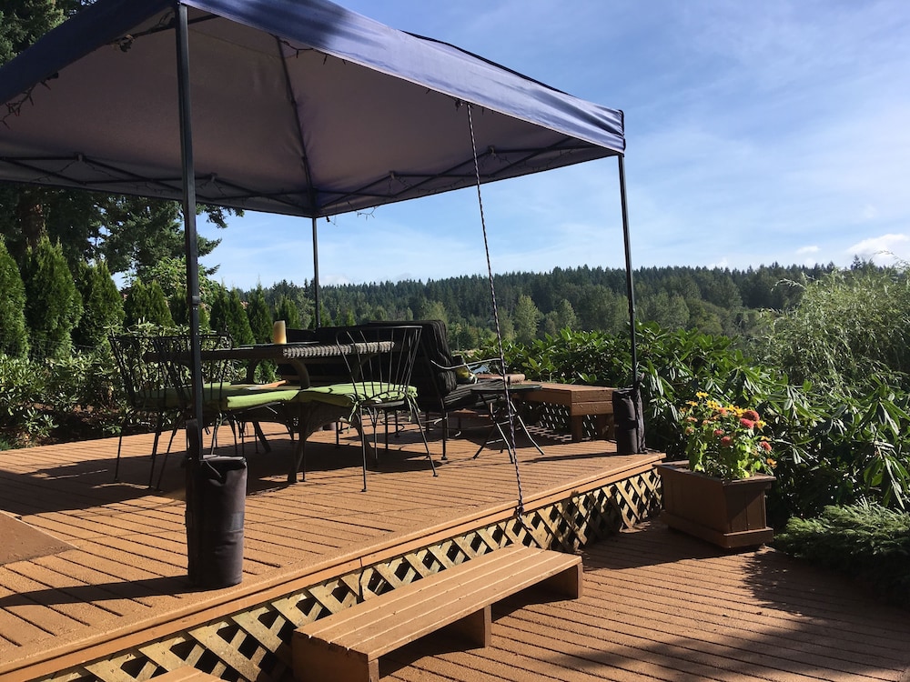 Cottage Lake Bed And Breakfast 20/50