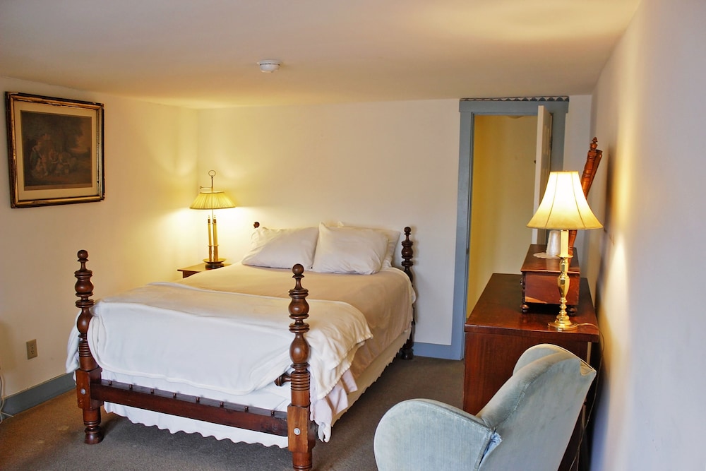 Wayside Inn 18/72