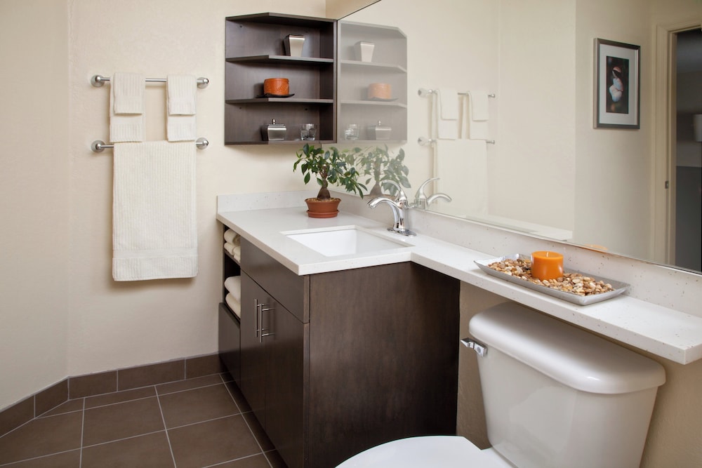 Candlewood Suites Chester - Philadelphia 68/69