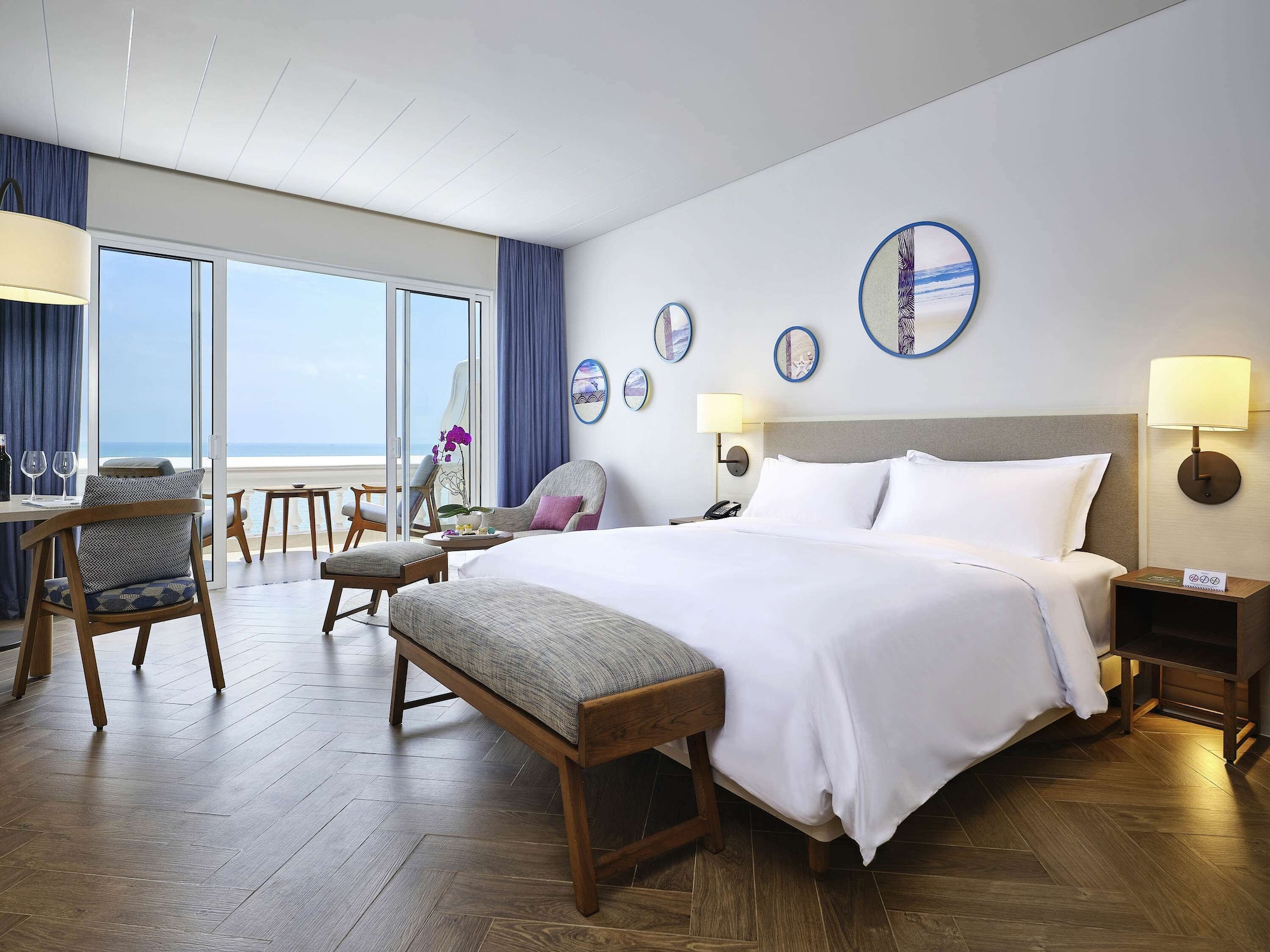 EXECUTIVE, KING BED, SEA VIEW