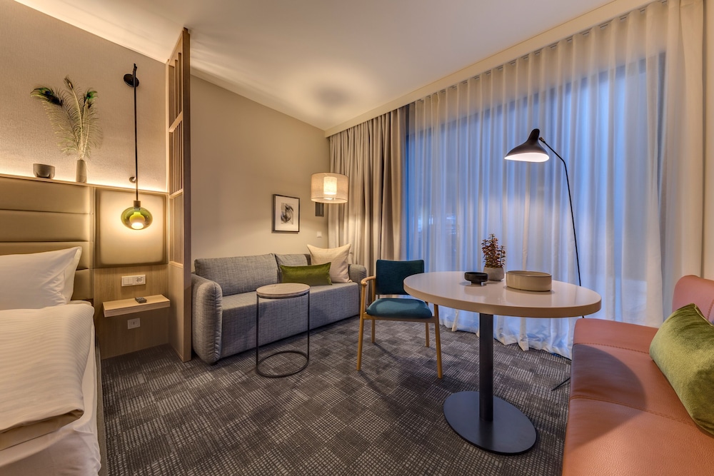 Adina Apartment Hotel Cologne 29/49