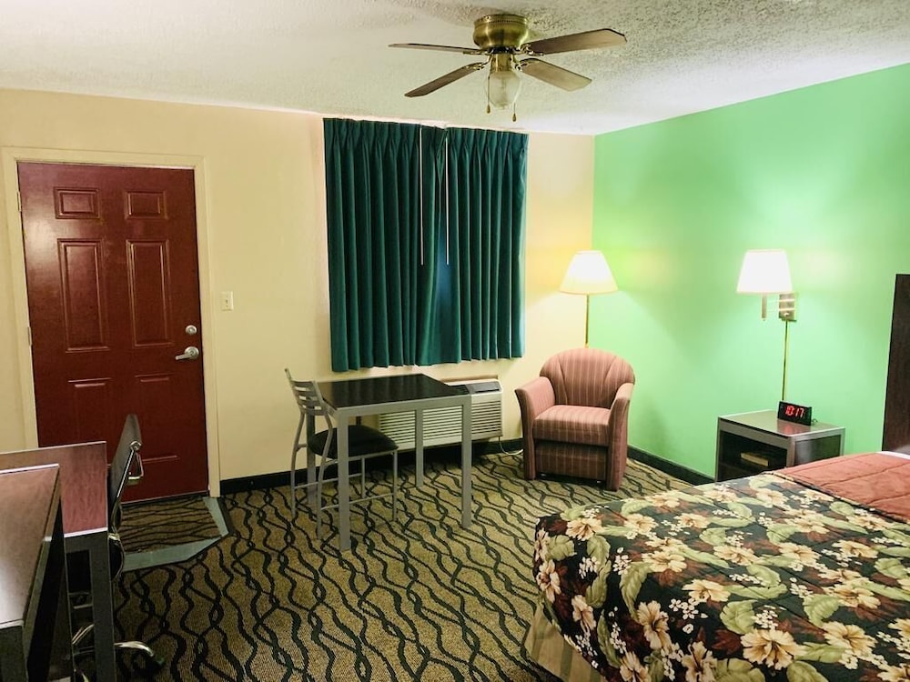 Thunderbird Inn 13/35