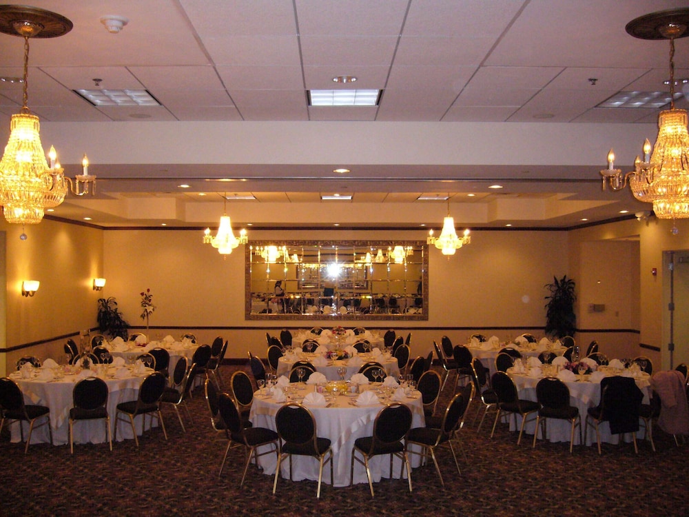 HILTON GARDEN INN FAIRFAX 53/61