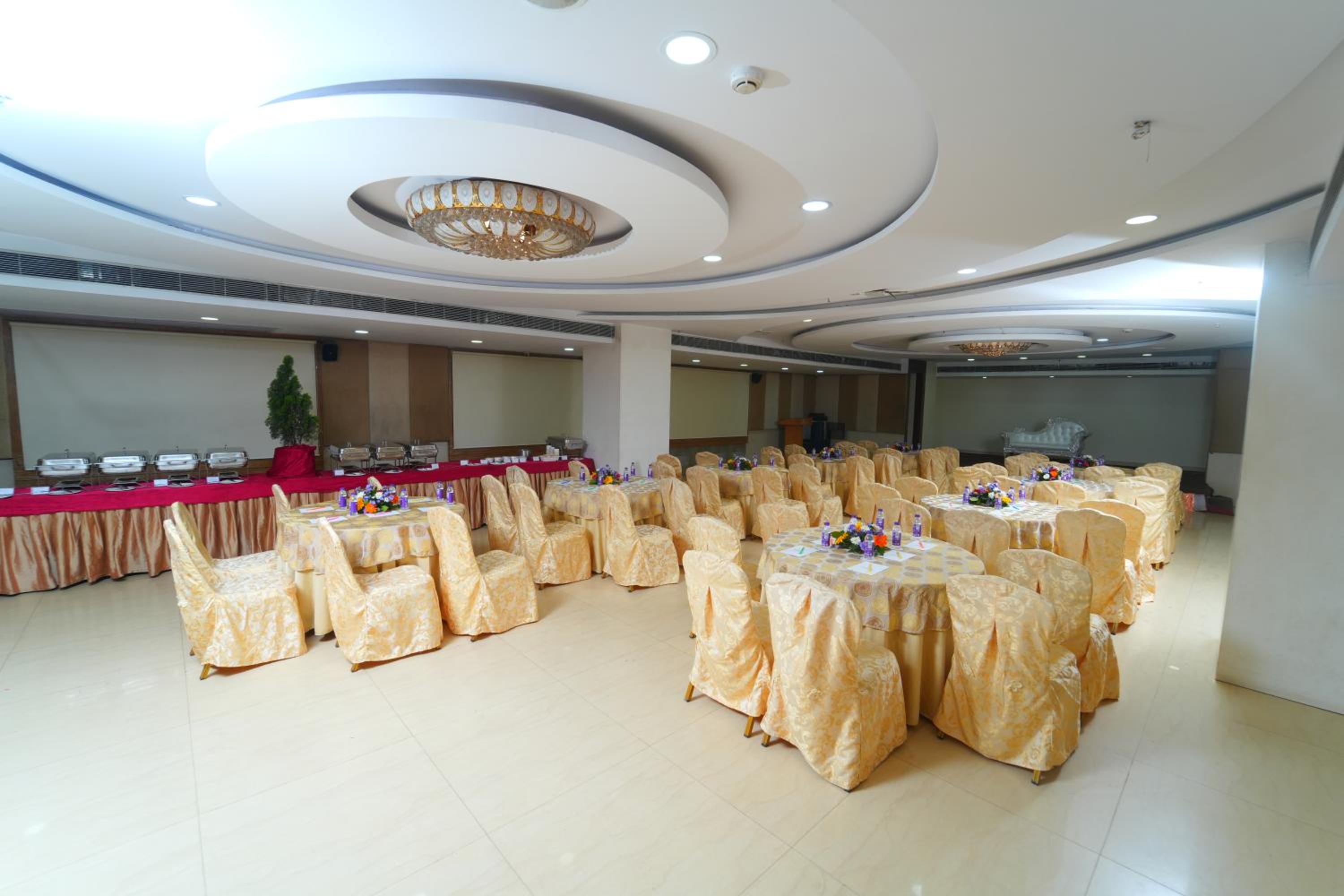OYO 1489 Hotel Diamonds Pearl 13/42