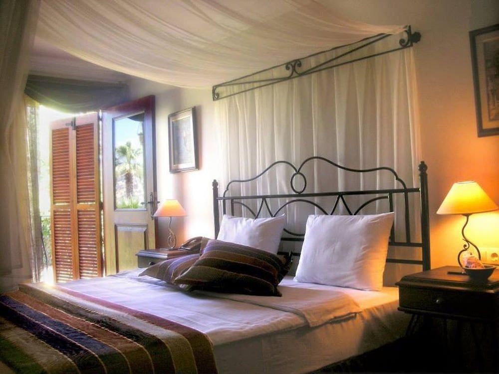 Kumlubuk Maris Hotel 12/29