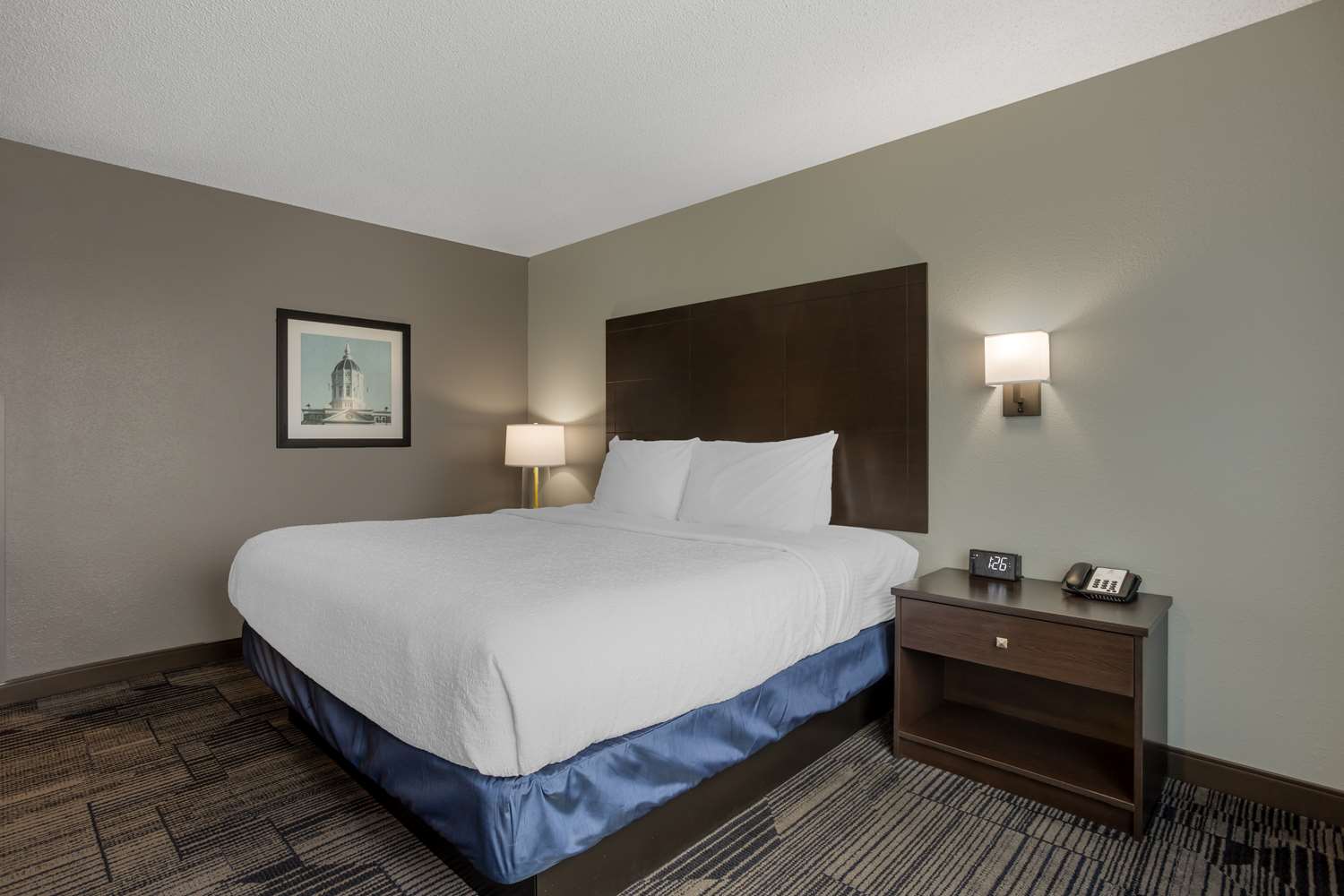 غرفة بسرير كينج بحوض استحمام لذوي الإعاقة، Best Western Plus Columbia Inn 2/4