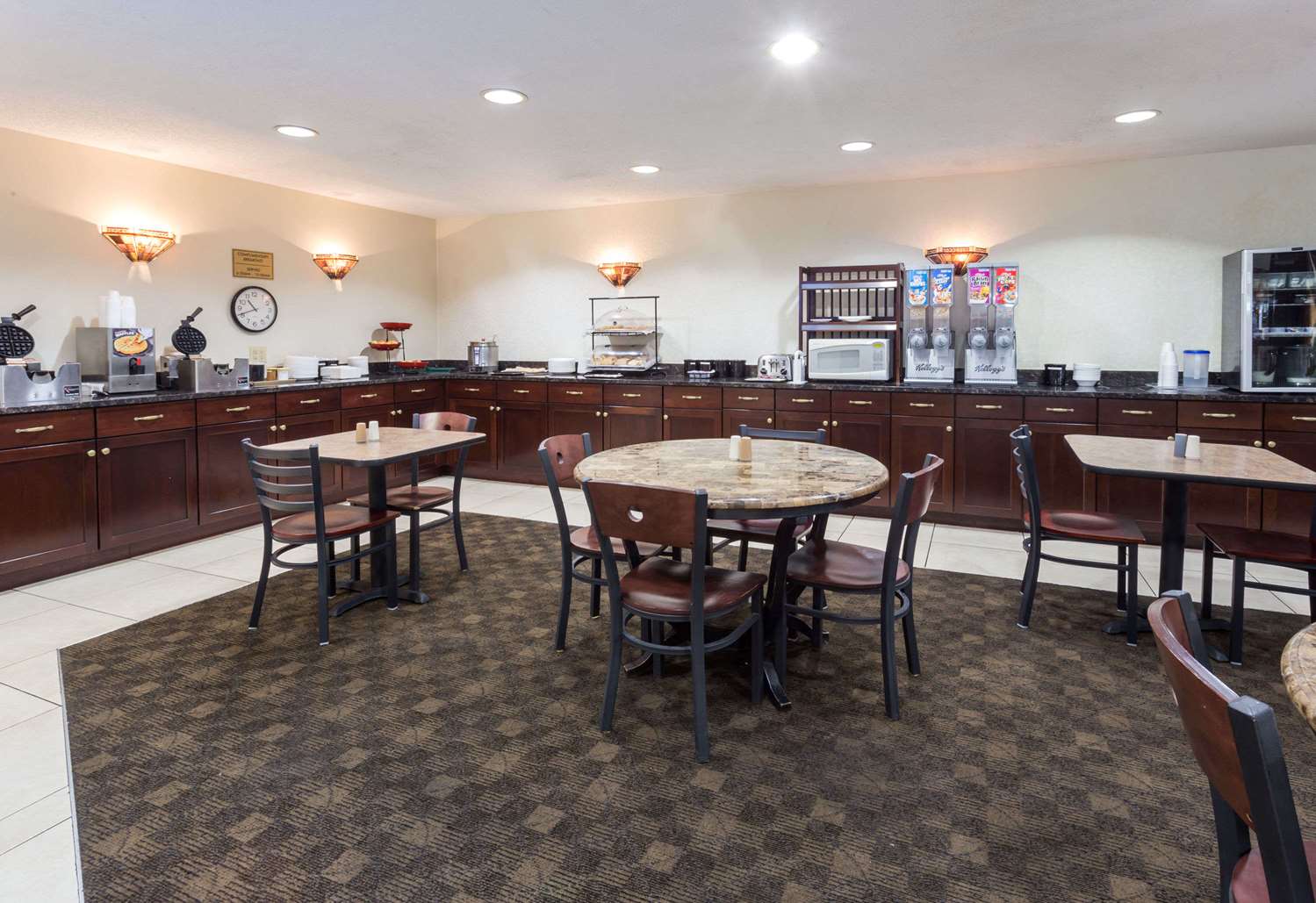 Ramada By Wyndham Bettendorf 9/17