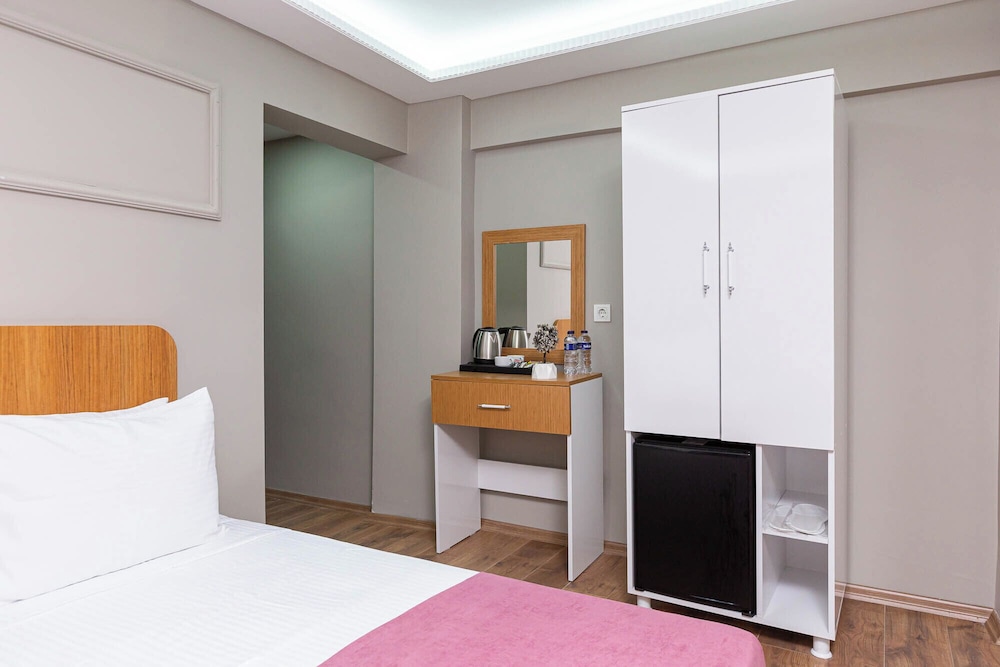 Ria Suites Hotel 24/37