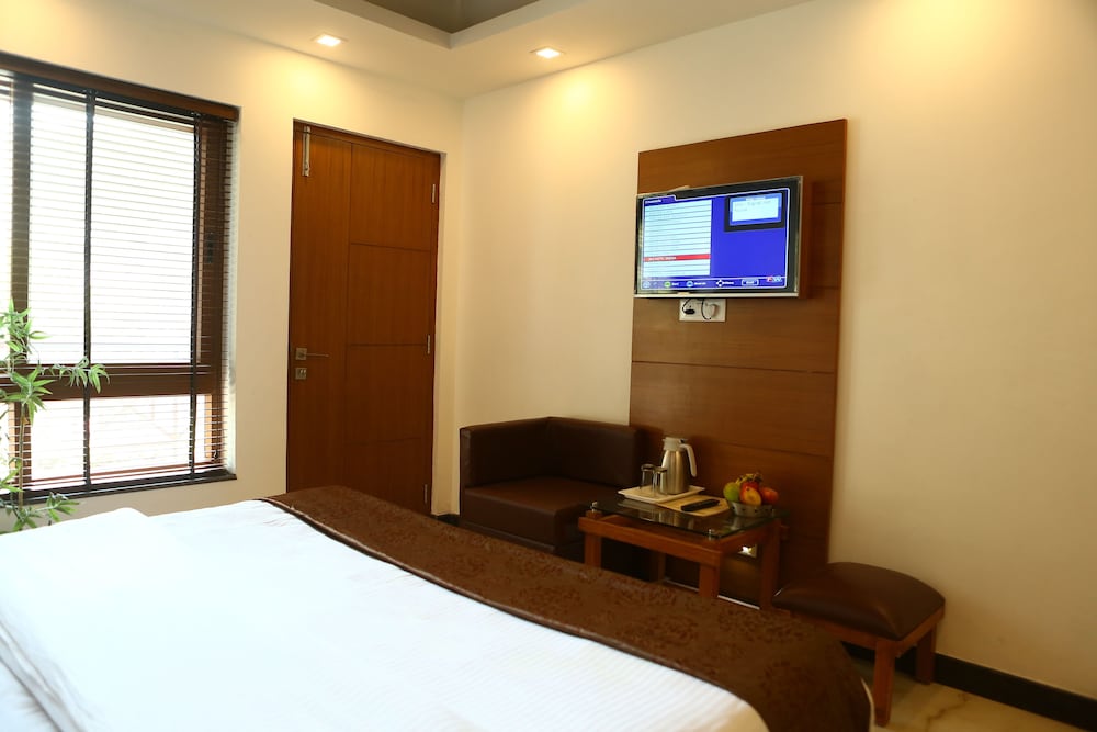 Oyo Rooms Mussoorie Library 16/38