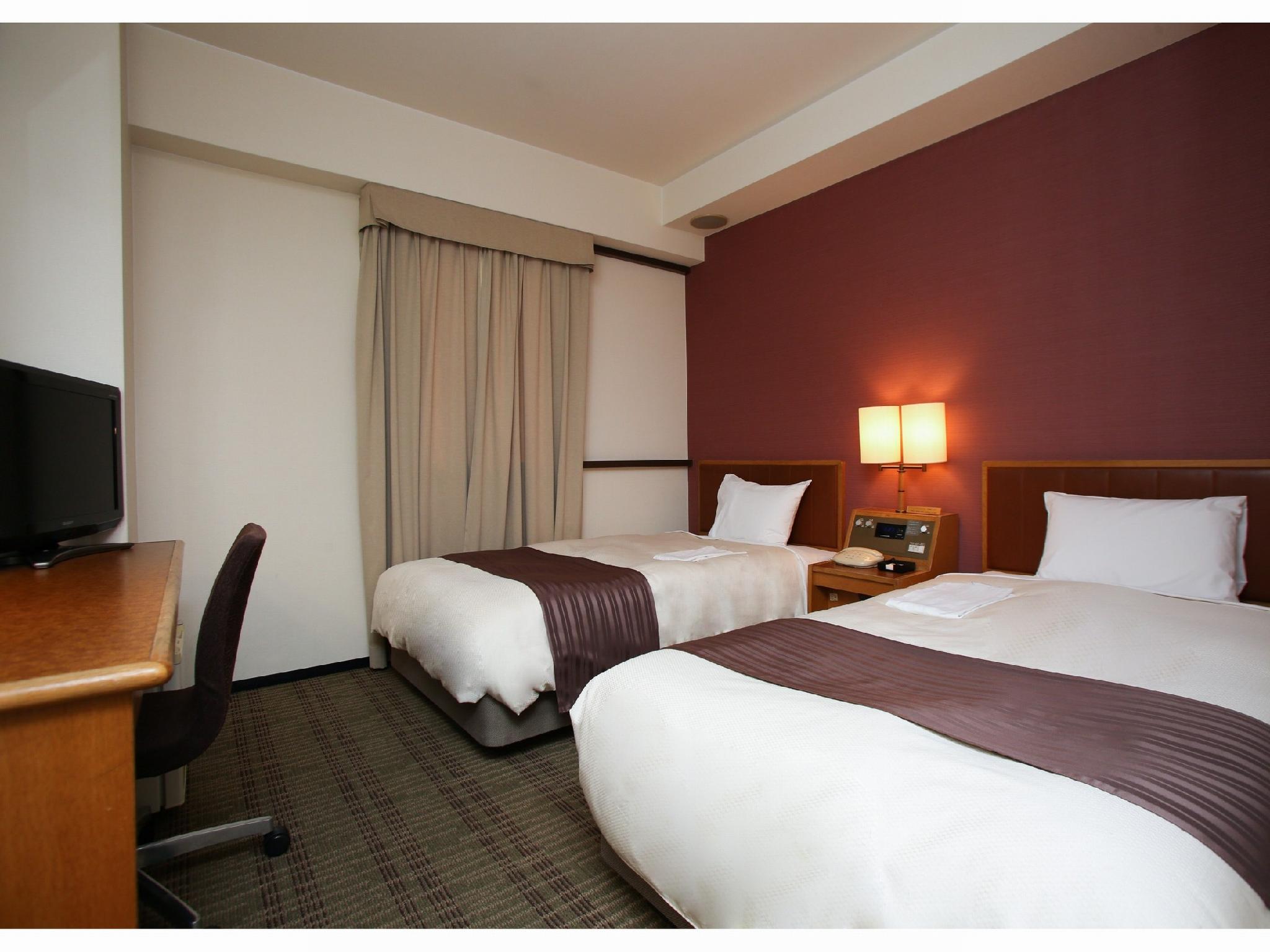Excellent, Twin Beds