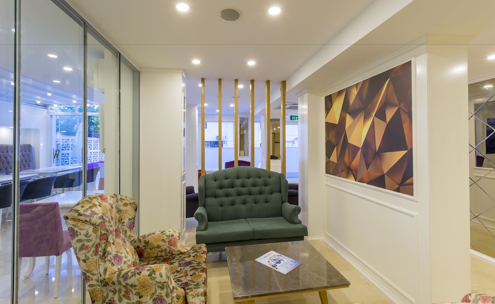 Wise Boutique Hotel & Spa 50/65