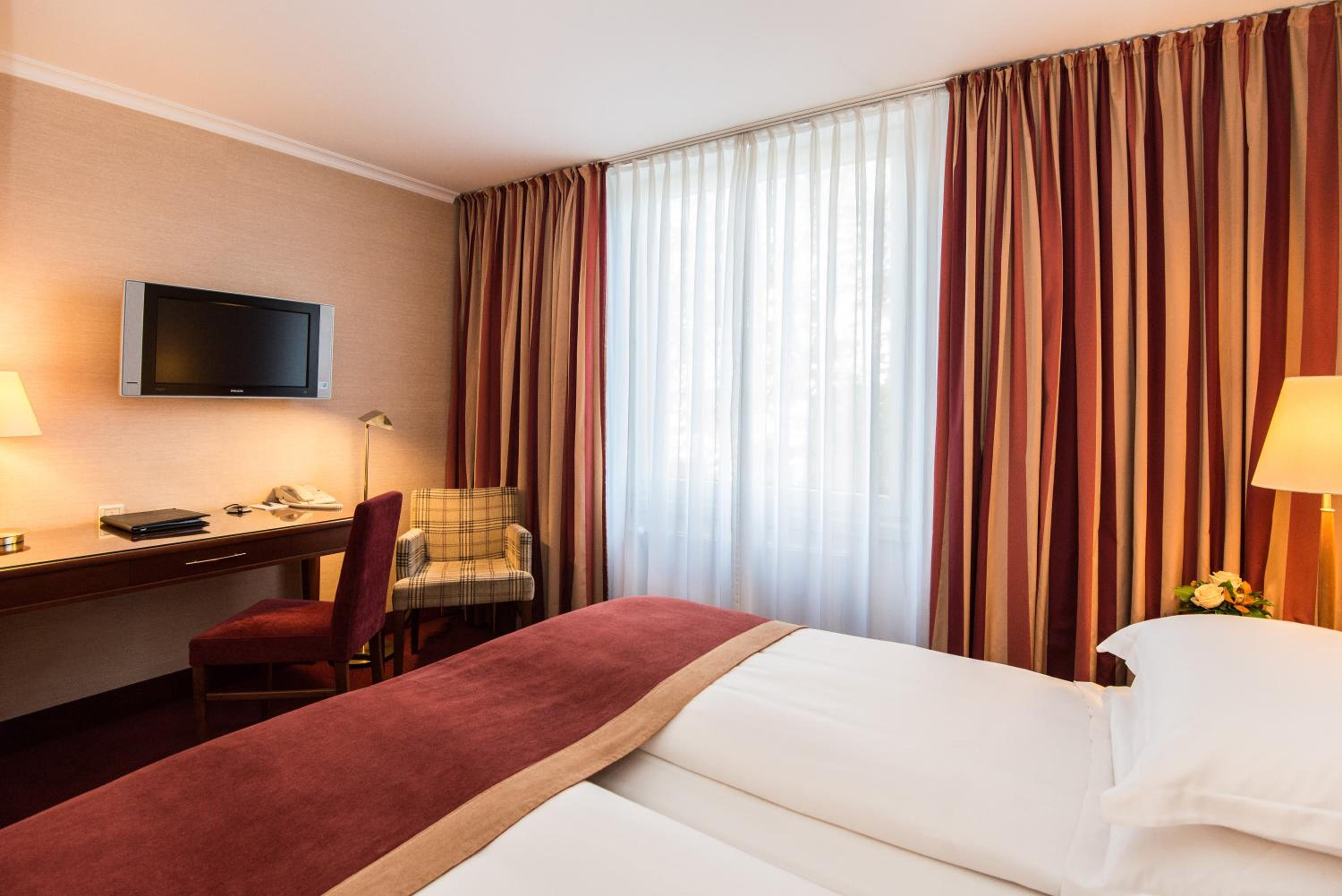 غرفة قياسية بسرير كينج، Best Western Plus Hotel St. Raphael 3/7