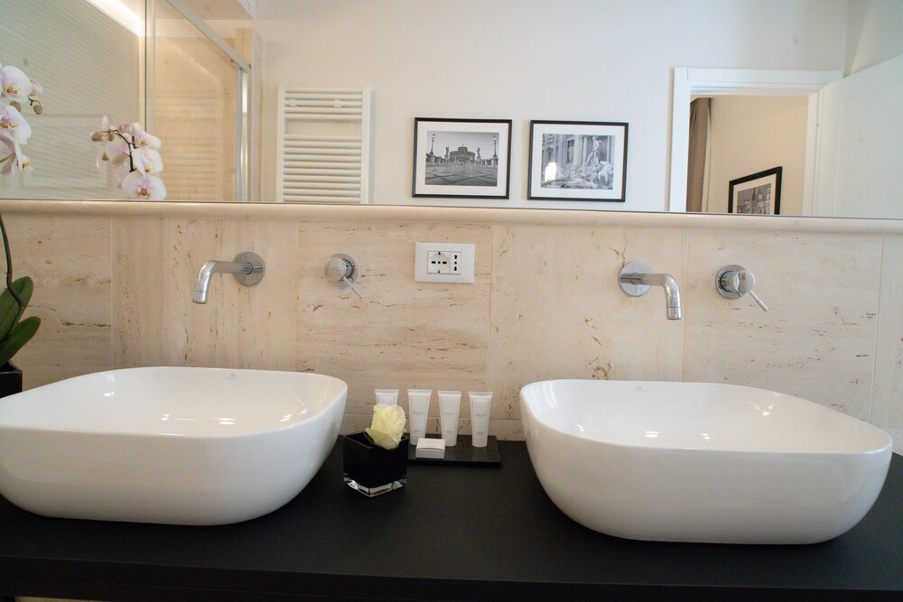 Kame Hall Luxury Rooms 9/31