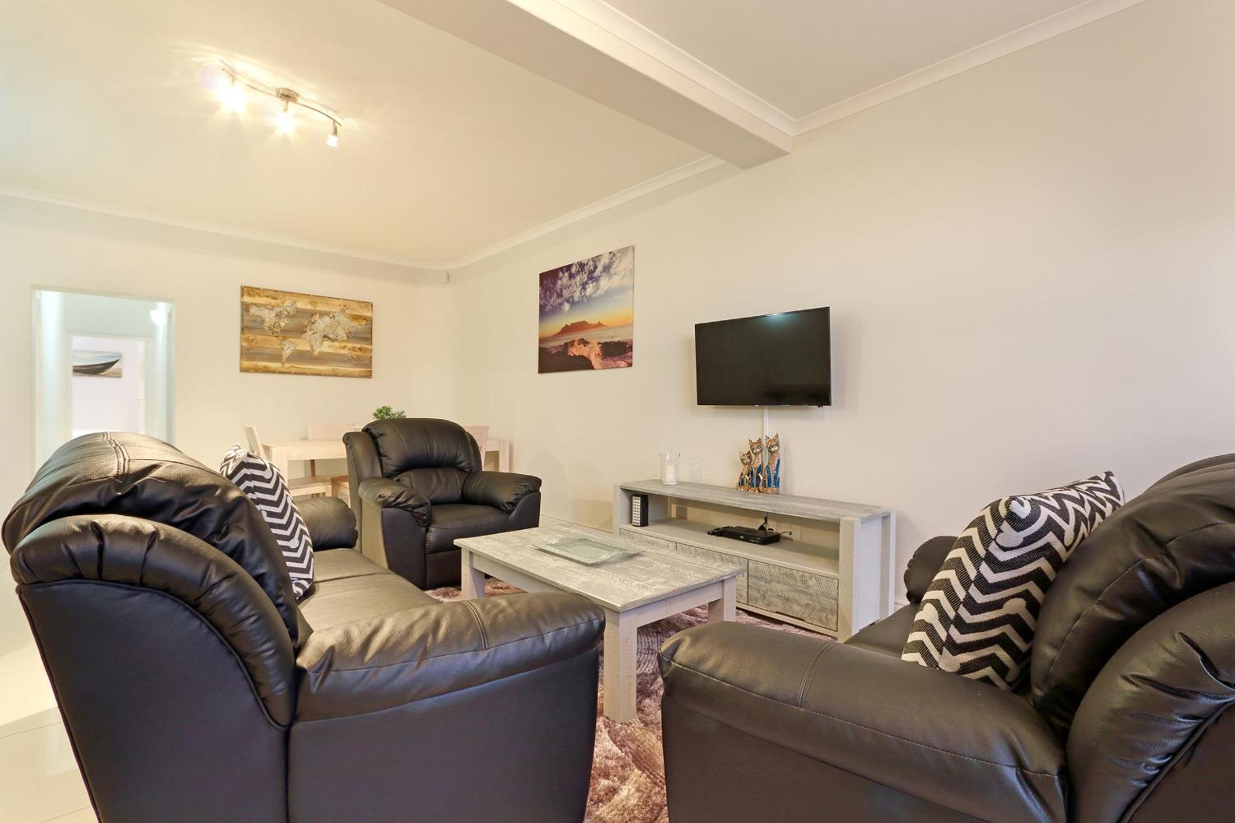 Camps Bay Beach Apartment 9/20