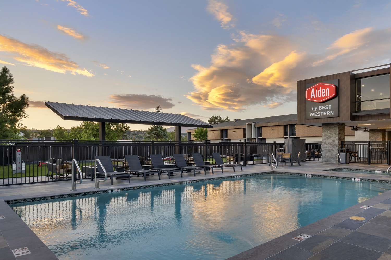 Aiden by Best Western Flagstaff 17/17