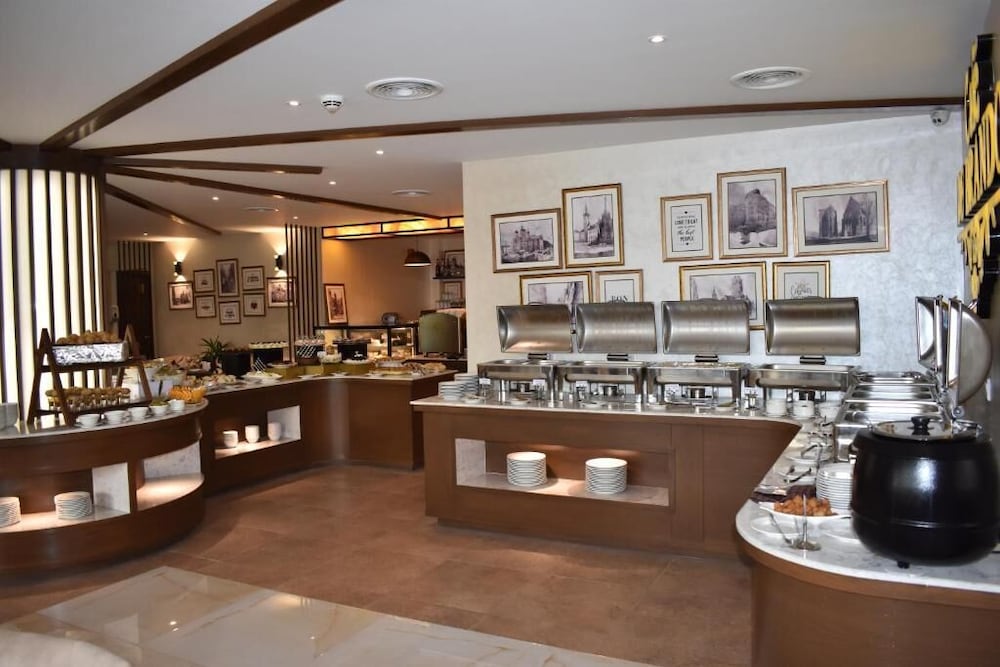 Best Western Plus Grand Hotel Multan 52/61