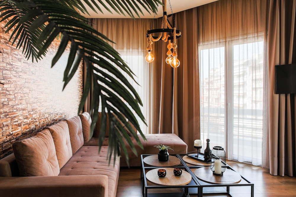 Superior One Luxury Apartments 23/33