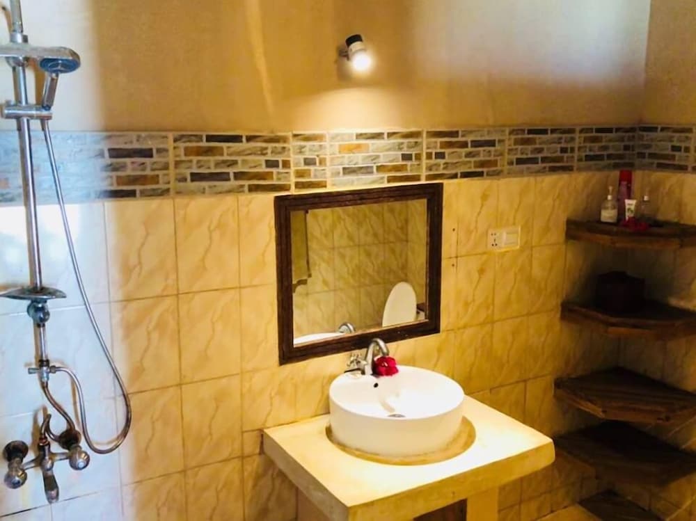 Seasons Lodge Zanzibar 73/74