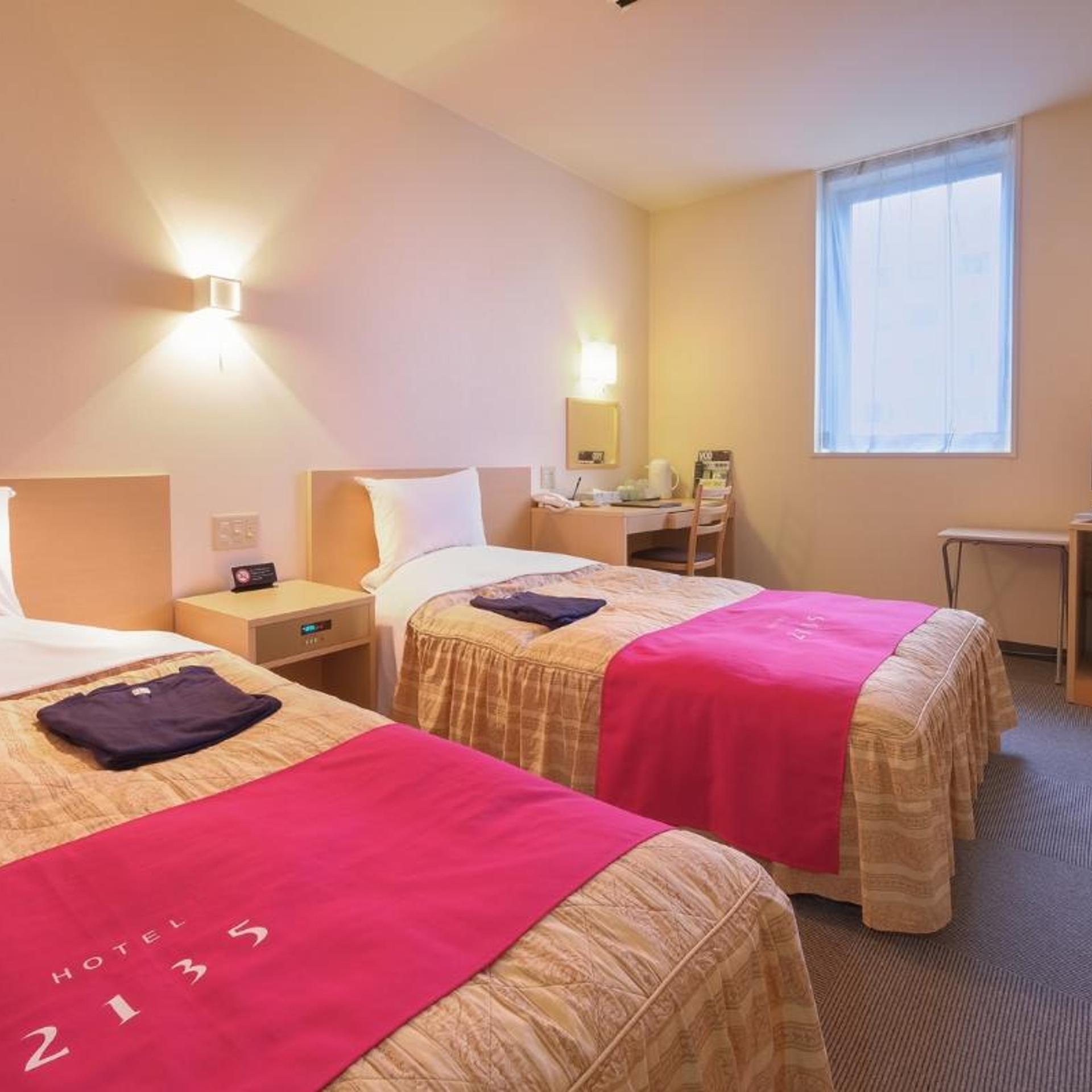 Hotel 2135 17/50