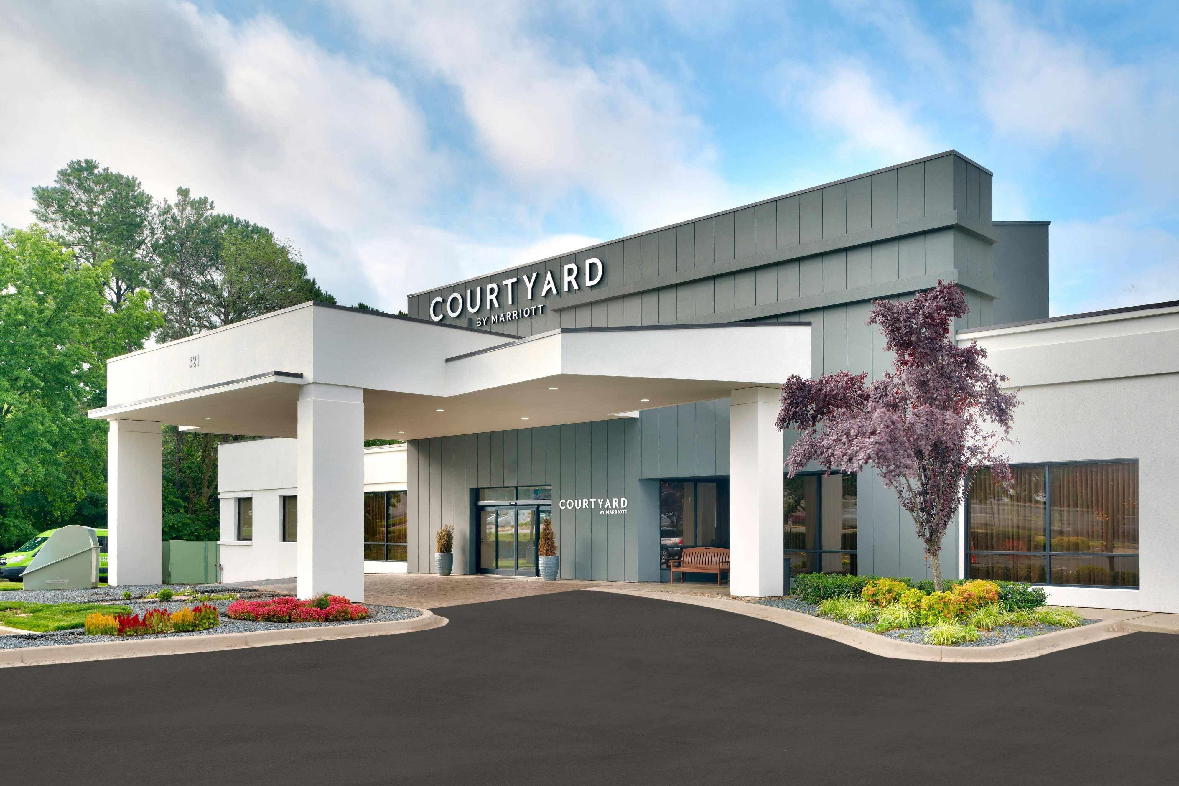 Courtyard Charlotte Billy Graham Parkway 3/45