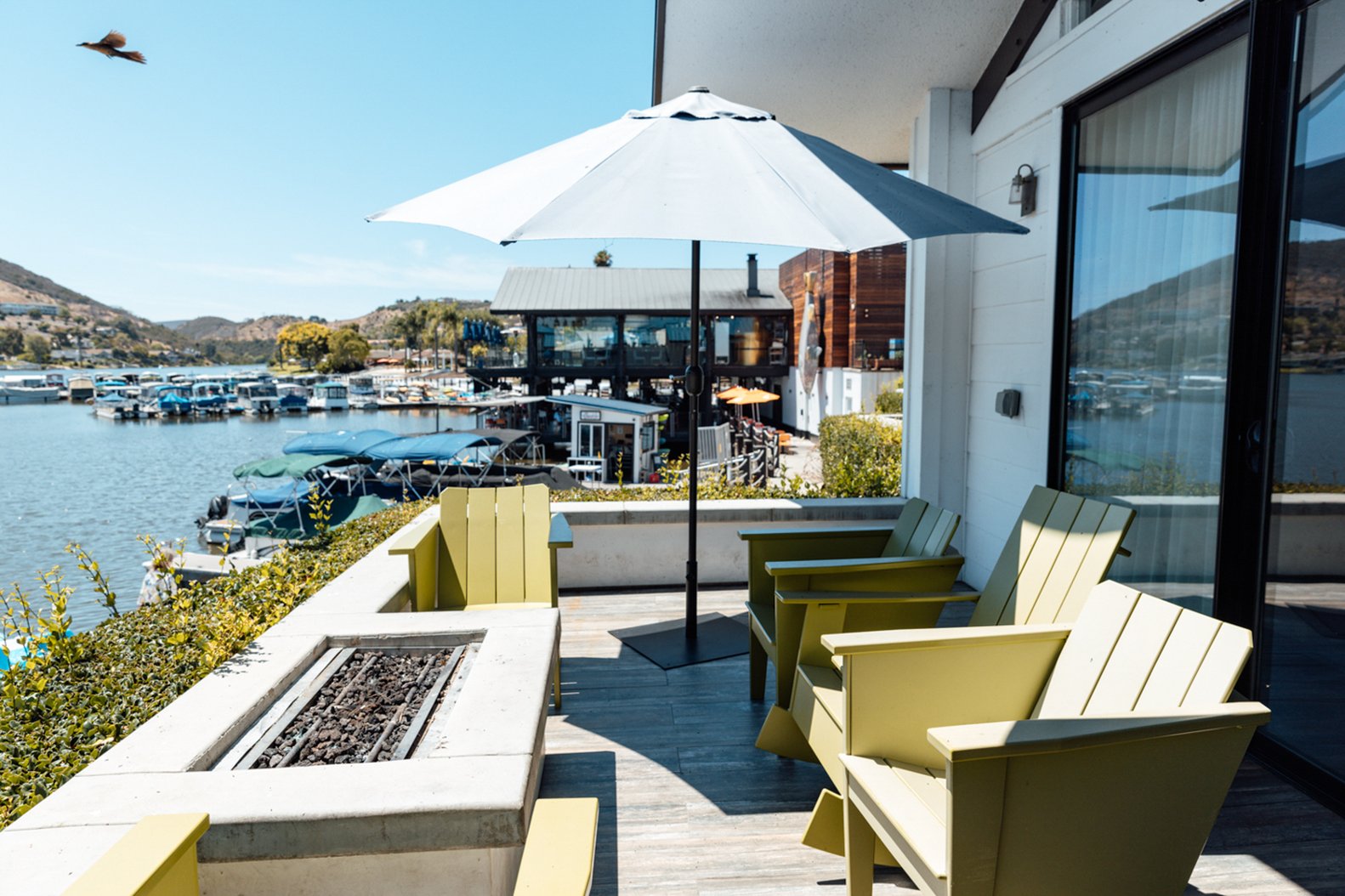 Lakehouse Hotel and Resort 79/100