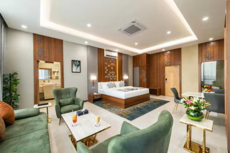 Sunday Luxury Central formerly Anan hotel 7/32