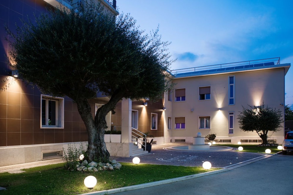 Hotel Plana 67/77