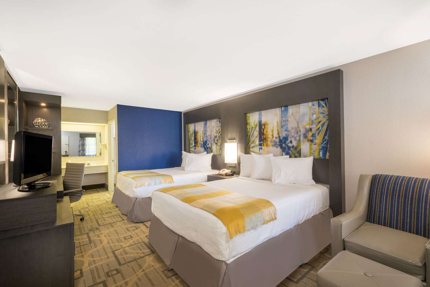 Days Inn by Wyndham Asheville Downtown North 4/10