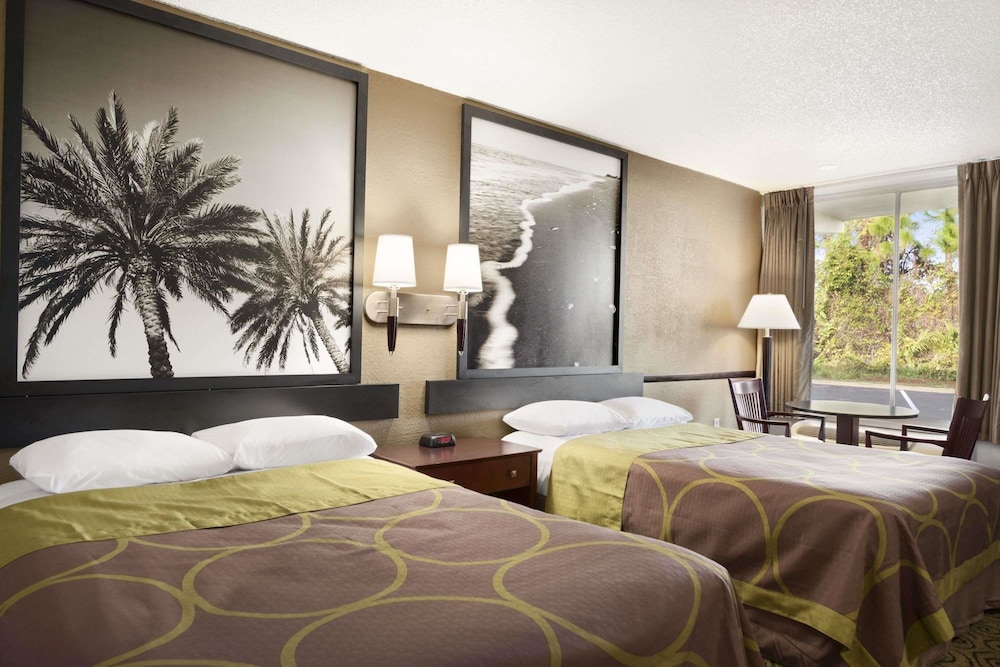 Super 8 by Wyndham Ormond Beach 17/31