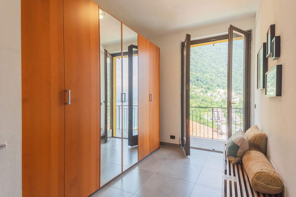 Harmony on the Lake by Rent all Como 18/42