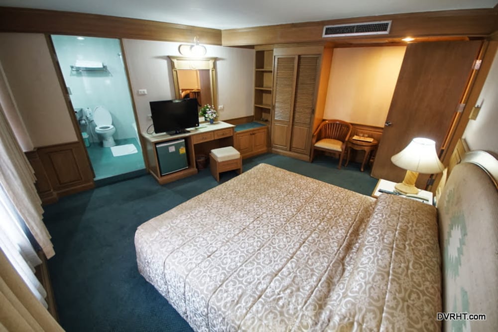 Dhevaraj Hotel 25/62