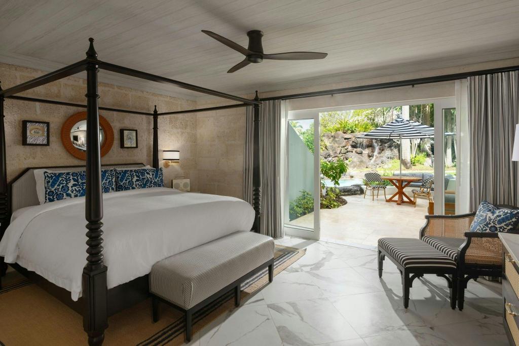 Swim Up, Guest Room, Luxury, King Bed, Side Pool View