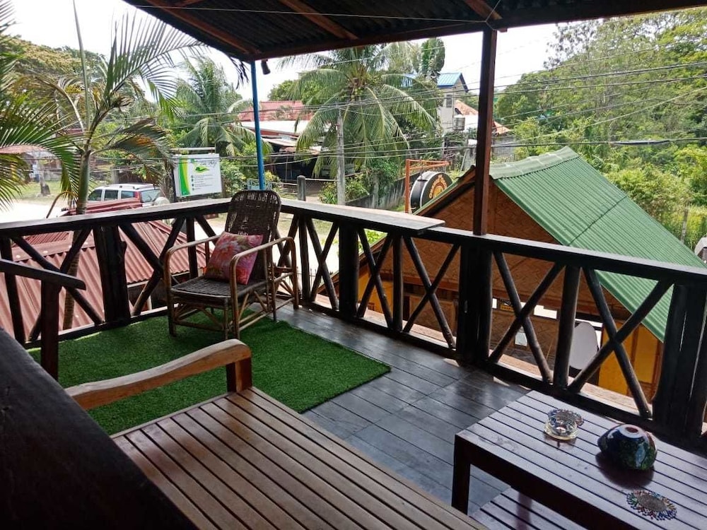 Lala Panzi Bed And Breakfast 55/64