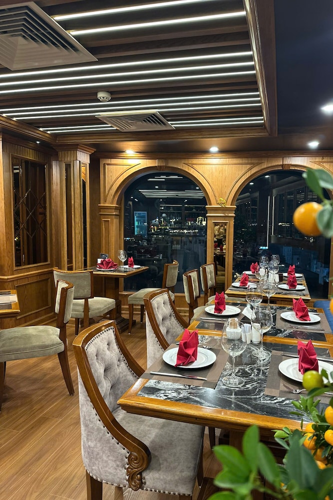 Rex Hanoi Hotel 49/68