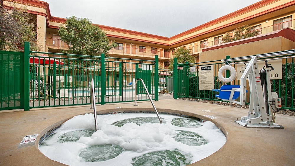 Best Western Plus Orchid Hotel & Suites 4/59