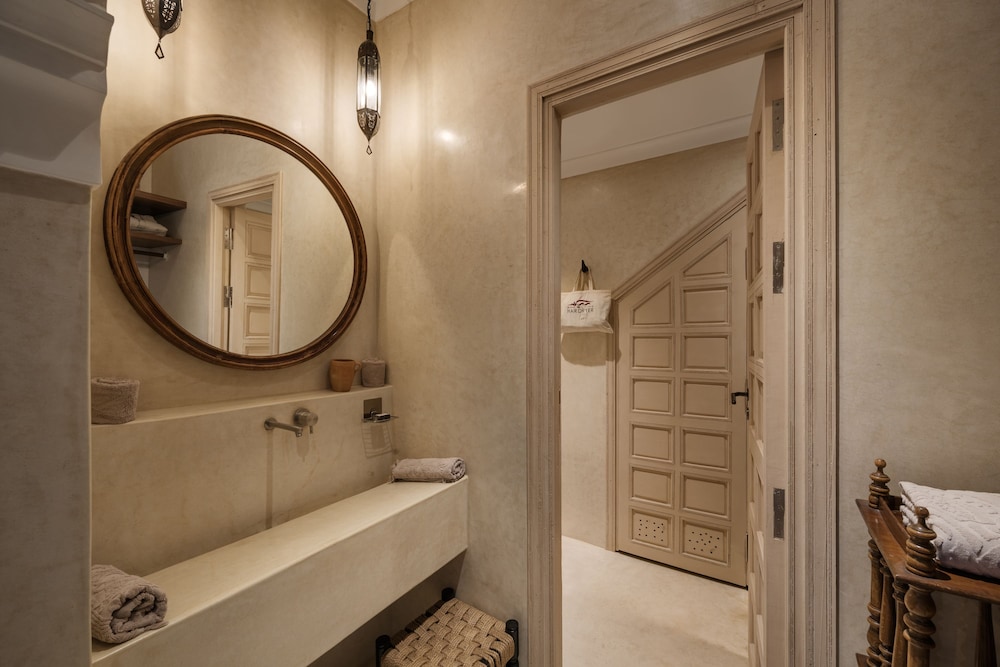 Riad 72 21/76