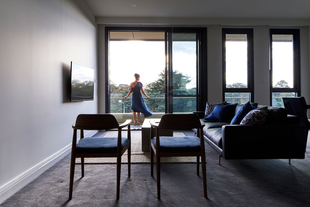 Knightsbridge Canberra 45/61
