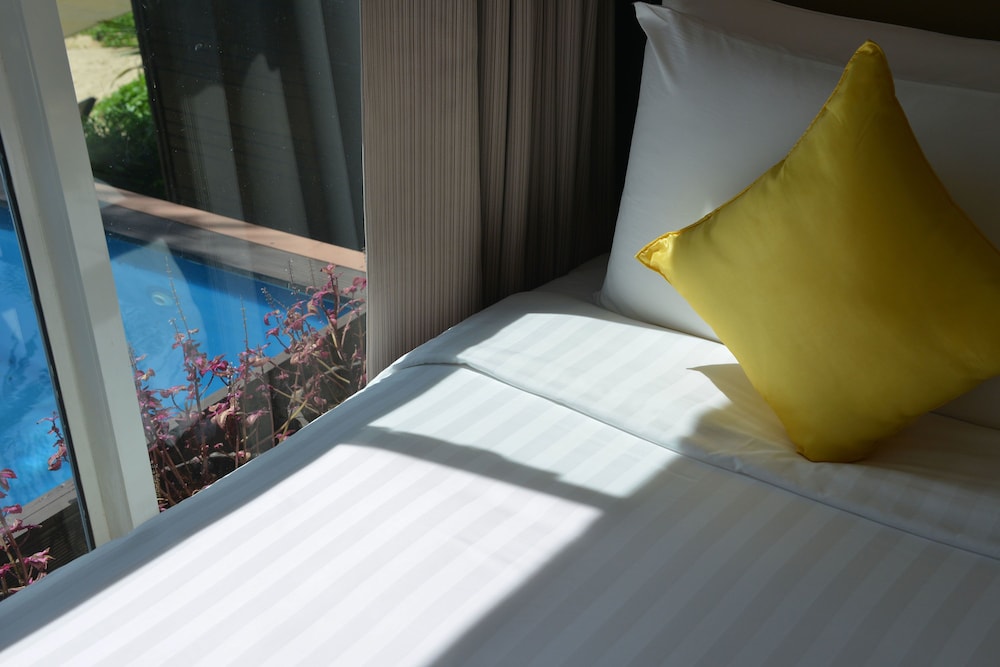 ANDAMAN WHITE BEACH RESORT 27/70