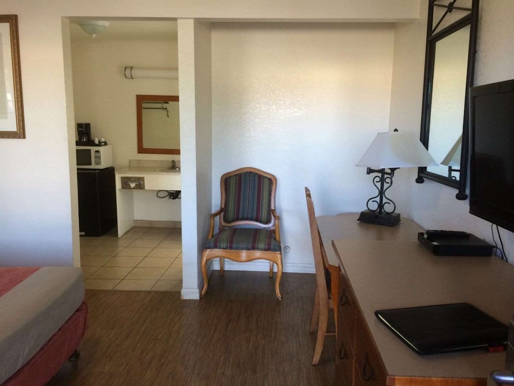 VAGABOND INN HEMET 29/33