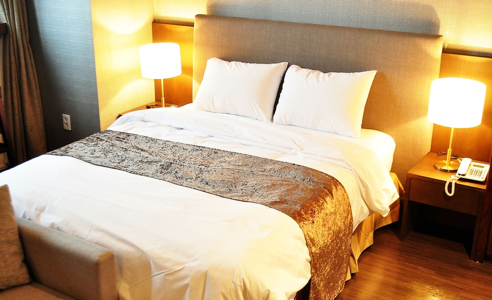 Hyunjin Tourist Hotel 28/72