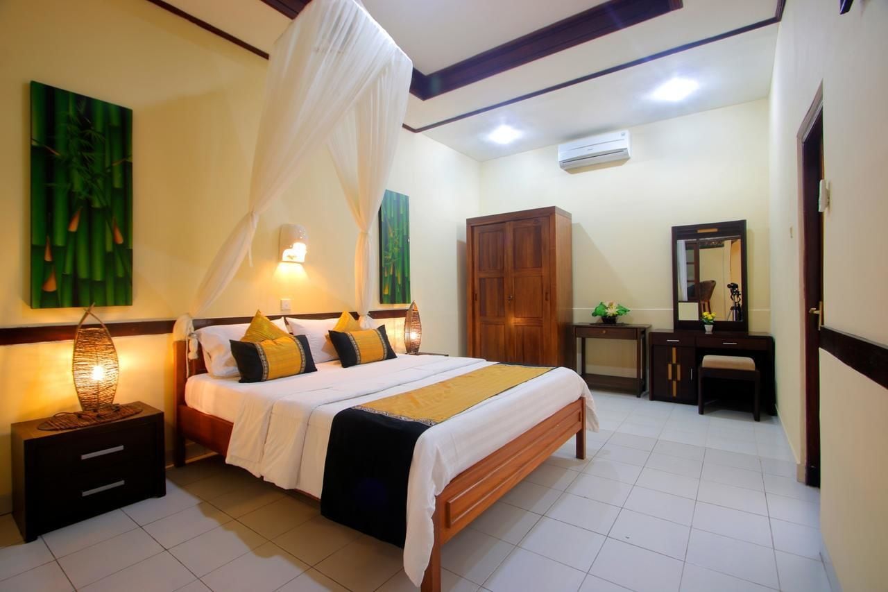 2 BEDROOMS, SUITE, KITCHENETTE