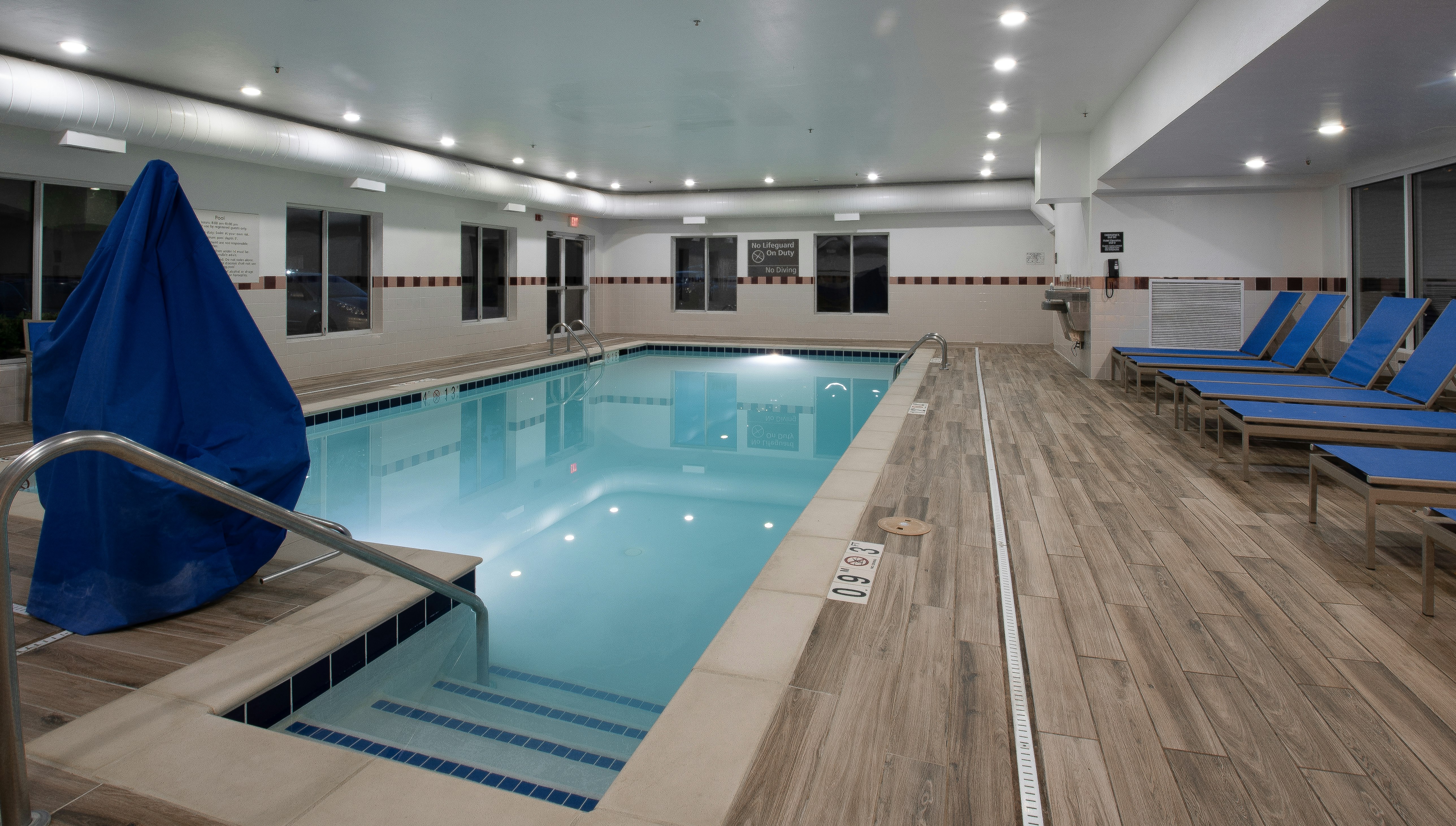 Hampton Inn And Suites Williamsburg-Richmond Rd 21/35
