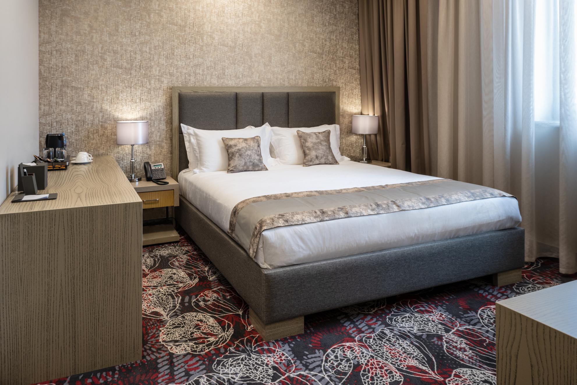 STANDARD, DOUBLE BED