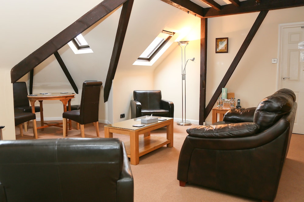 Millfields Hotel 43/58