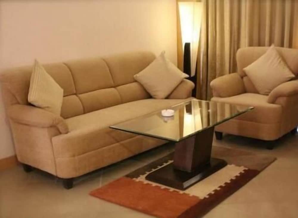 Savoy Suites Manesar 33/59