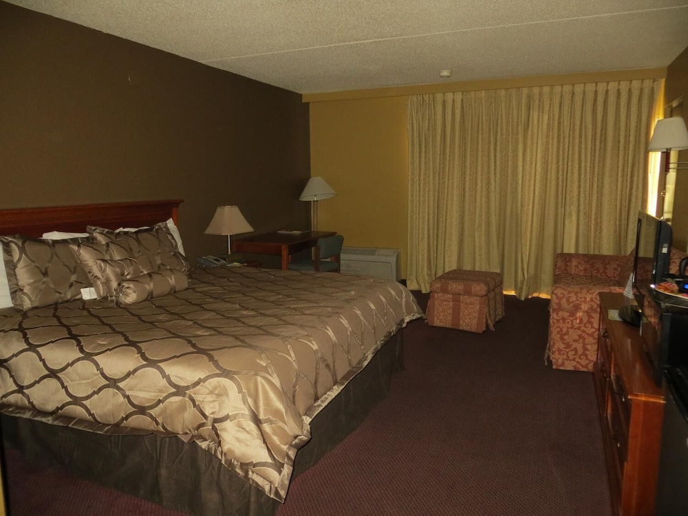 Days Inn Colorado Springs/Garden of the Gods 8/36