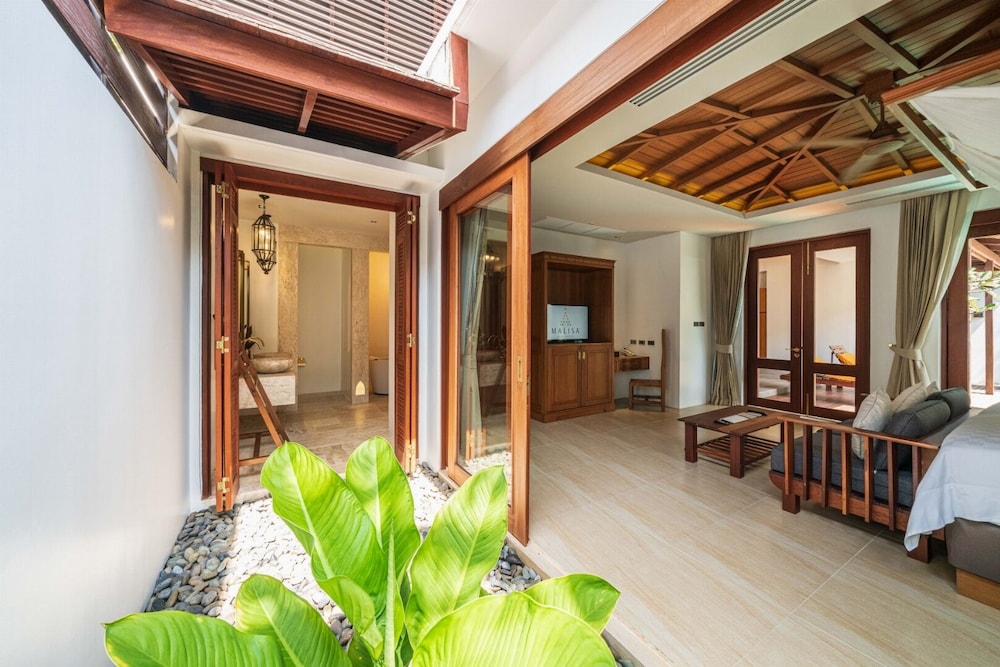 Malisa Villa Suites 5/87