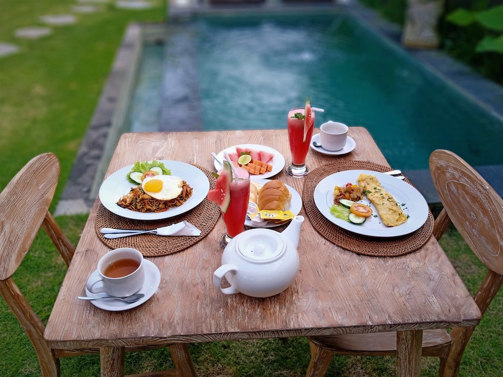 Three Gold Luxury Private Villas 26/50